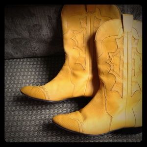 **REDUCED** Corsina Vintage boots